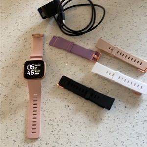 Fitbit Versa 2 in rose gold